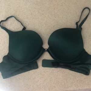 Victoria’s Secret plunge bra